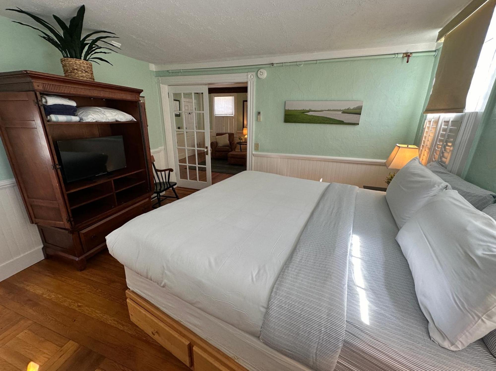 Entire Historic 5 Bed 5 Bath Inn Sleeps 17 Torre di Torre di Newport Esterno foto