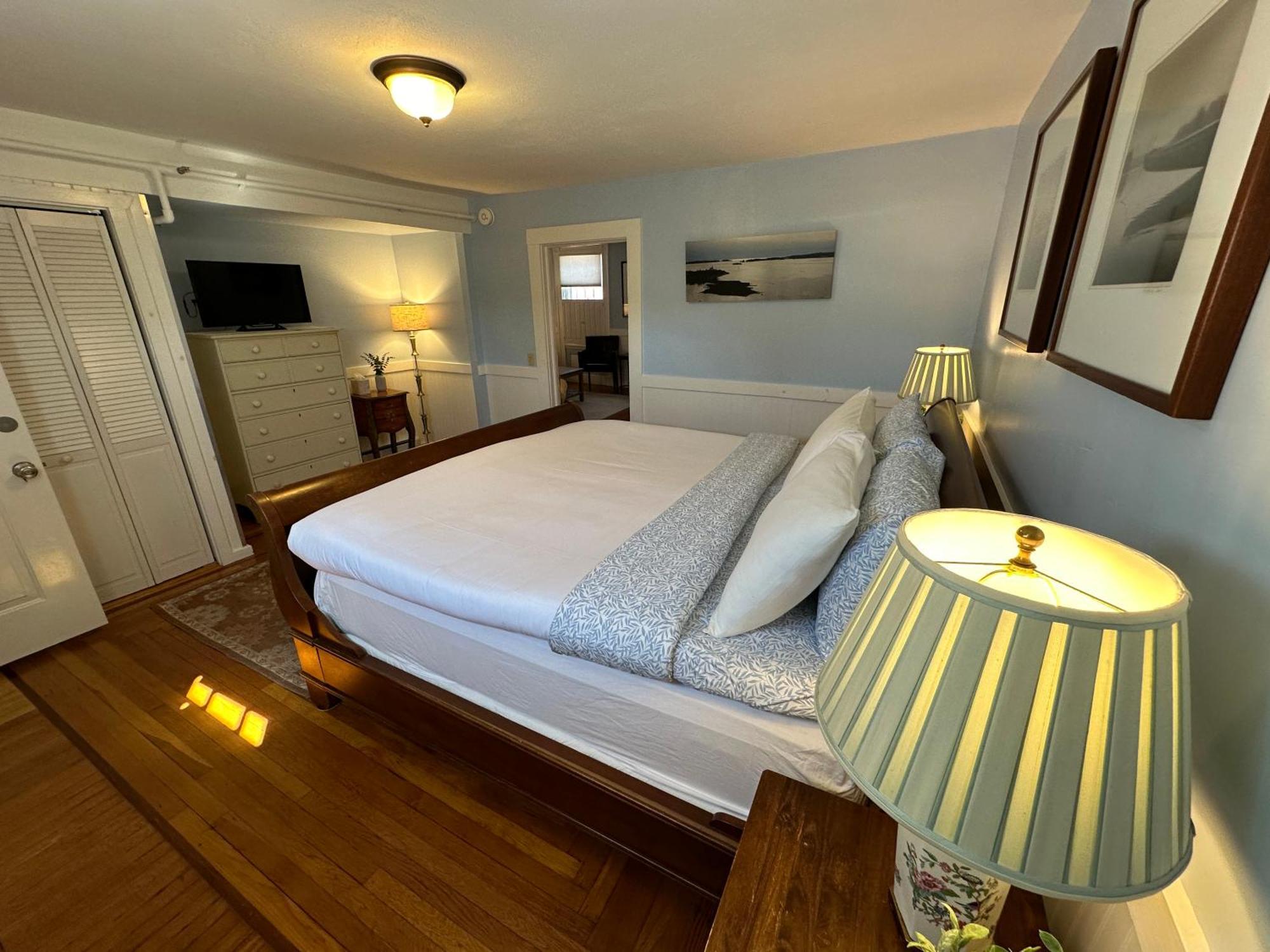 Entire Historic 5 Bed 5 Bath Inn Sleeps 17 Torre di Torre di Newport Esterno foto