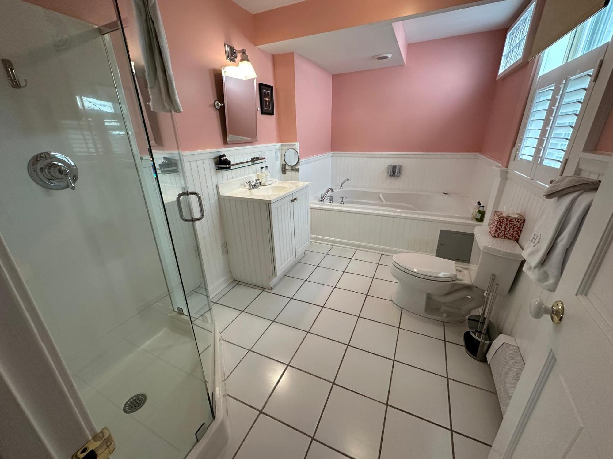 Entire Historic 5 Bed 5 Bath Inn Sleeps 17 Torre di Torre di Newport Esterno foto