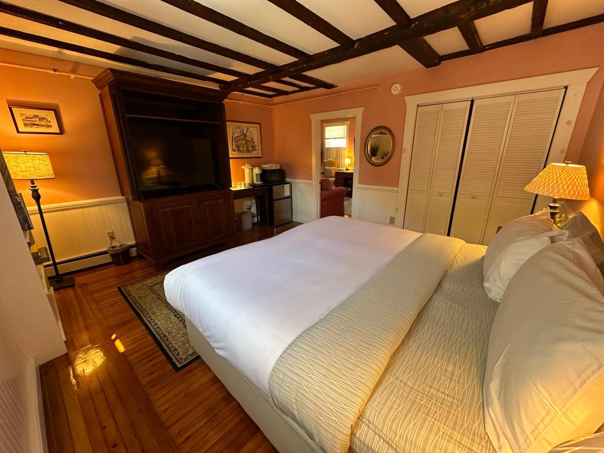 Entire Historic 5 Bed 5 Bath Inn Sleeps 17 Torre di Torre di Newport Esterno foto