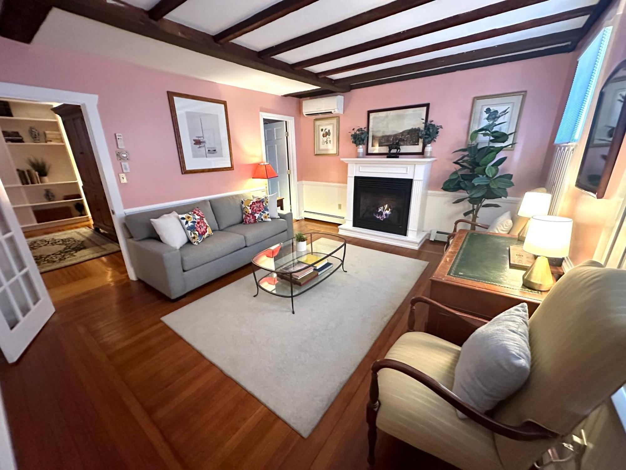 Entire Historic 5 Bed 5 Bath Inn Sleeps 17 Torre di Torre di Newport Esterno foto